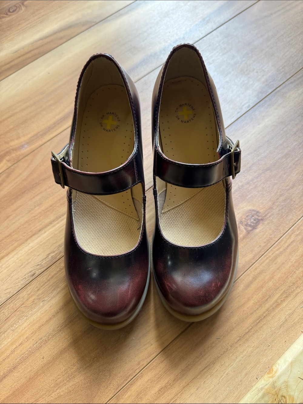 Dr. Martens Girls' Mary Jane Shoes in Burgundy/Black